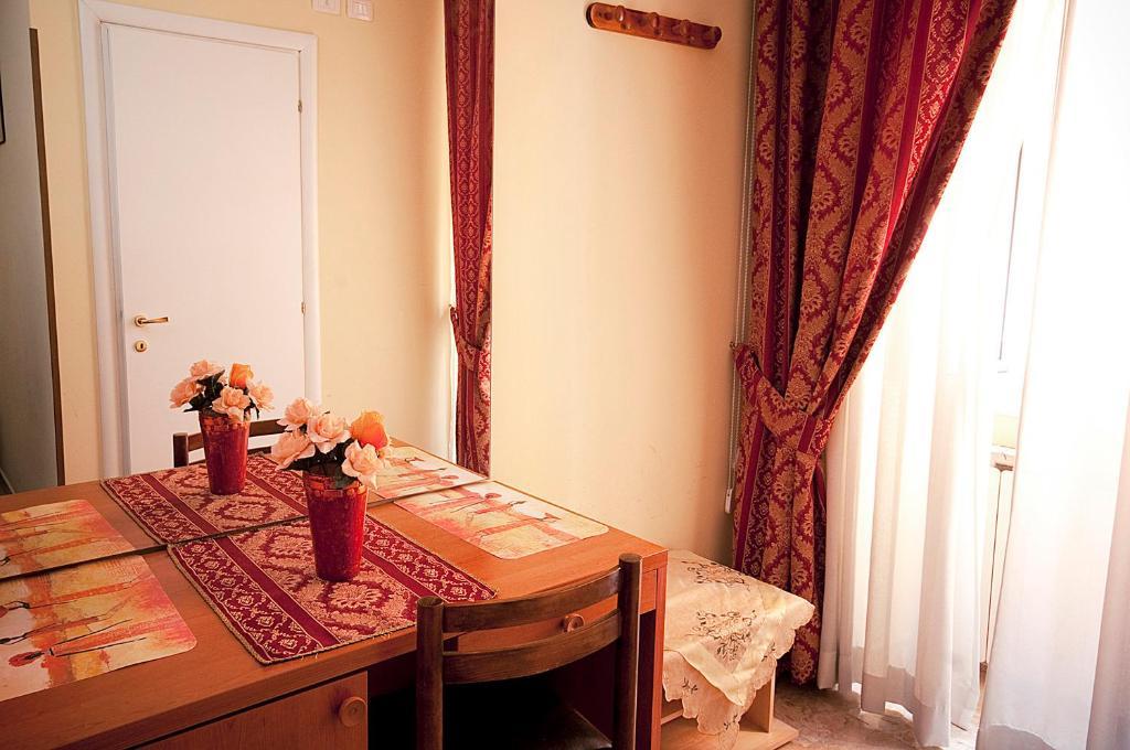 לינה וארוחת בוקר רומא Parioli House חדר תמונה